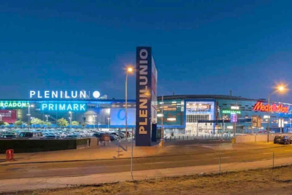 P4 Madrid Airport, Estadio Civitas, Ifema, Barajas Y Rejas Exterior photo